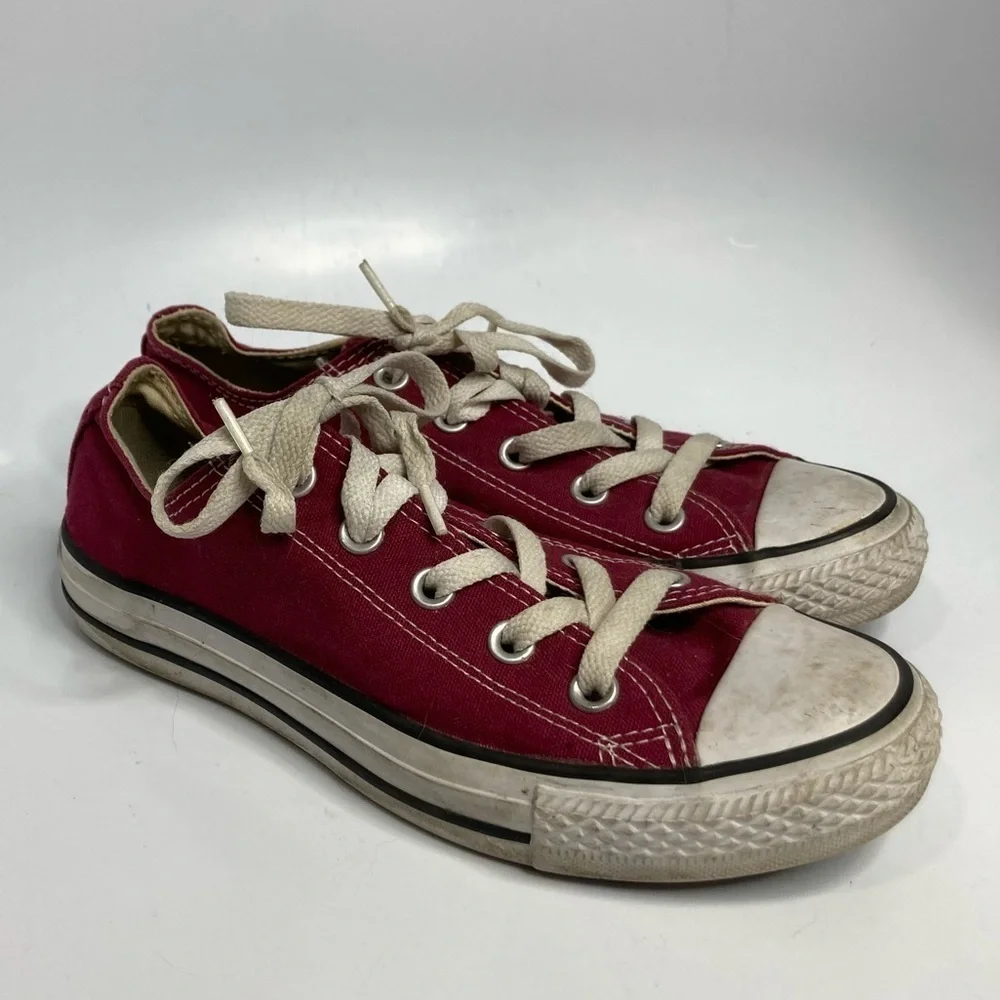 Maroon converse sneakers unisex sizing‎